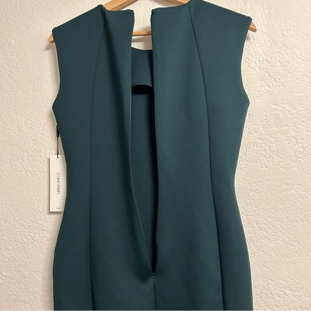NWT Calvin Klein Forest Green Sleeveless Dress with Gold Chain, Size 4 - Picture 8 of 8